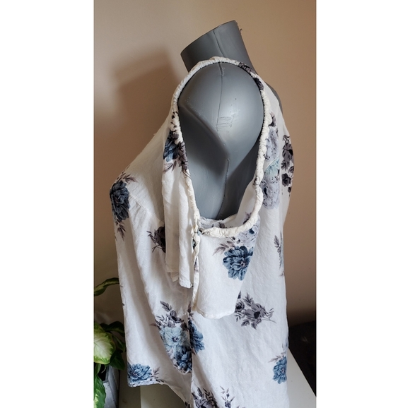 Torrid Floral Coldshoulder Lightweight Blouse 00 - Picture 3 of 4